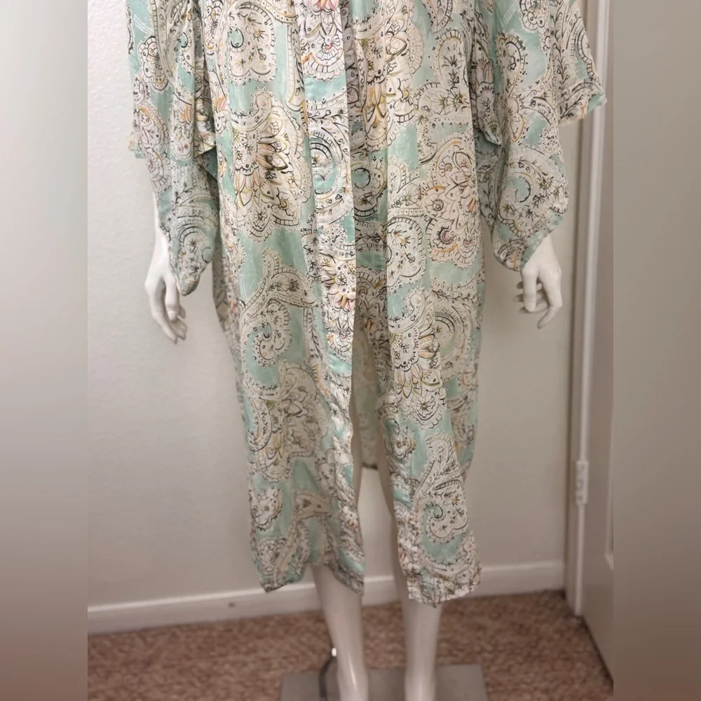 Zara Elegant Paisley Kimono Robe Size Medium C-31